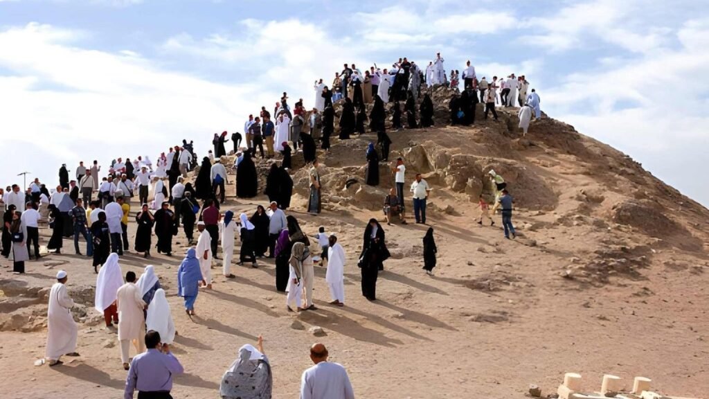 government vs private Hajj
