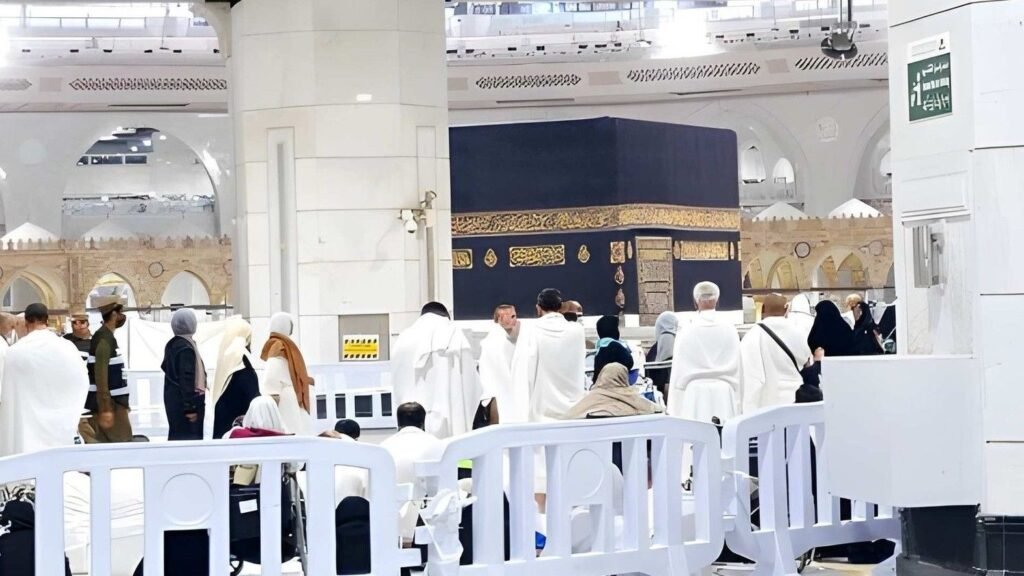 Sa'ee between Safa and Marwa